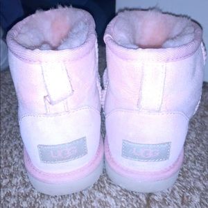 Light pink women’s size 6 Ugg’s